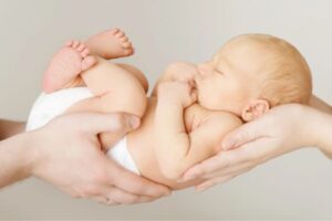 Newborn Baby Care Tips For New Moms and Dads