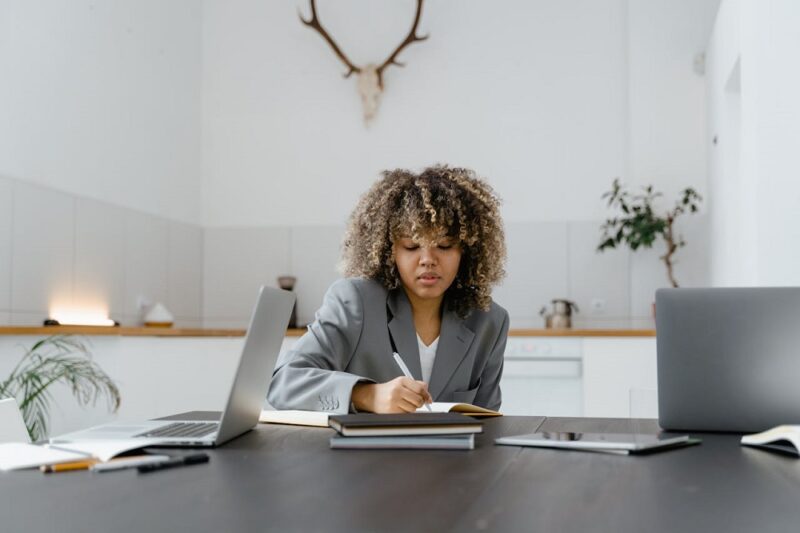Major-Challenges-Women-Face-in-the-Workplace.jpg Major Challenges Women Face in the Workplace