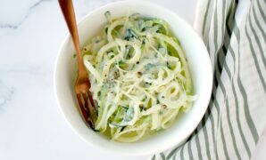alfredo zucchini noodles 5.jpg