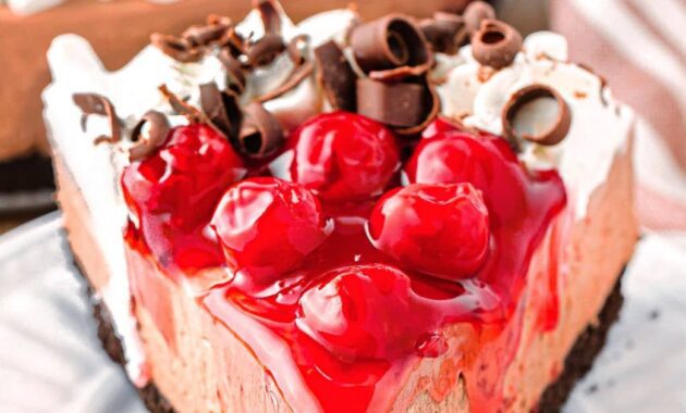 black forest cheesecake.jpg