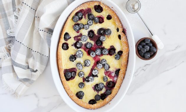 blueberry dutch baby 2.jpg