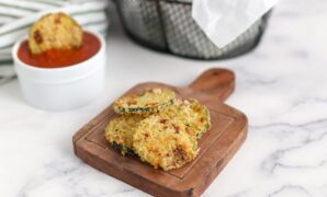 crispy baked zucchini chips 7.jpg