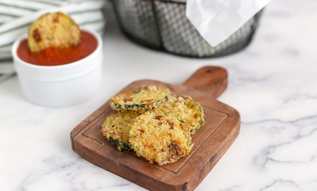 crispy baked zucchini chips 7.jpg