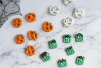 halloween pretzels 5.jpg