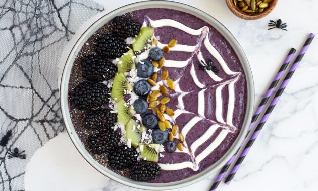 halloween smothie bowl 5.jpg