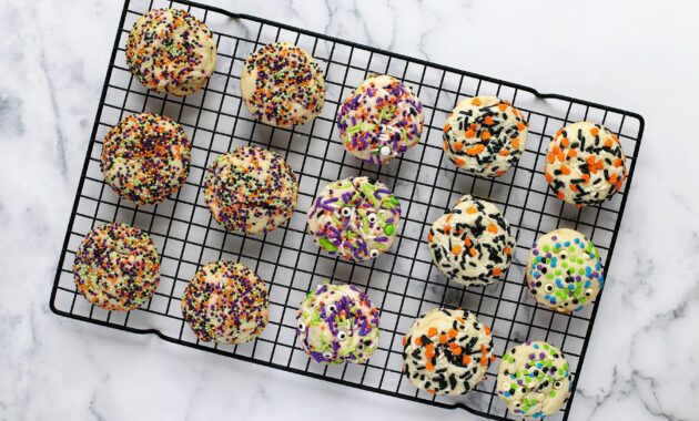 halloween sugar cookies 10.jpg