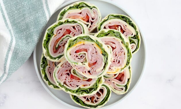 ham cheese pinwheel 2.jpg
