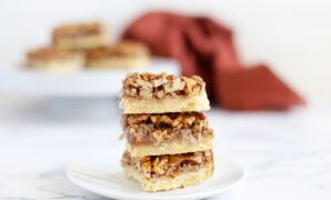 pecan pie bars 7.jpg