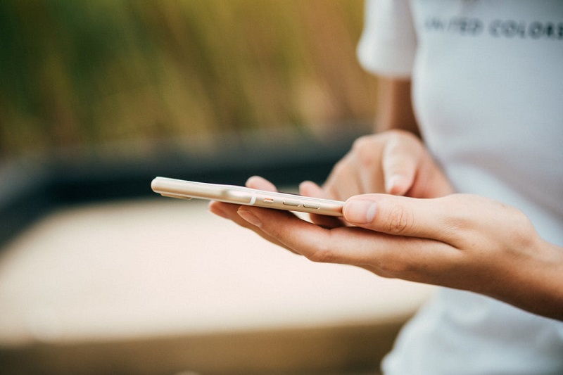 How to Do a Digital Detox From Your Phone.jpg