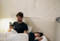 online shopping couple man.jpg