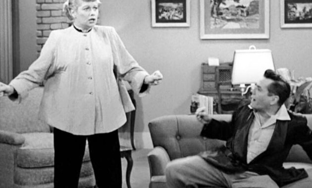 pregnant lucille ball.jpg