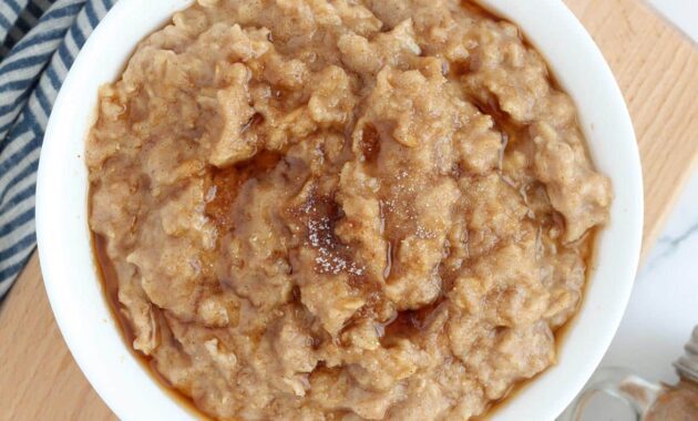 snickerdoodle oatmeal featured image square 2.jpg