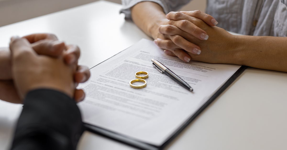 divorce agreement wedding rings.jpg