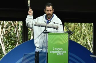 1 AdamSandlerPodiumSK1 7319.jpg