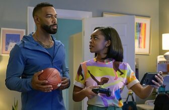 221122153659 02 marsai martin omari hardwick fantasy football.jpg