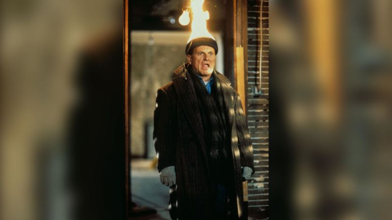 221130163523 joe pesci home alone 2.jpg