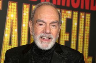 221205145341 01 neil diamond broadway 120522.jpg