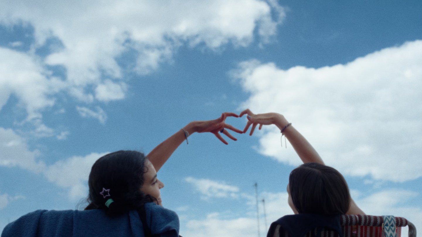 Sad Girlz Rosa Hadit Hernandez Colectivo Colmena.jpg