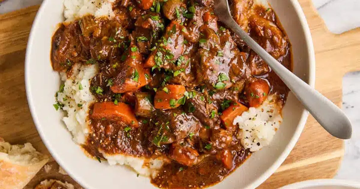 241002 dd guinness beef stew 520 720x1080jpg.webp.jpeg
