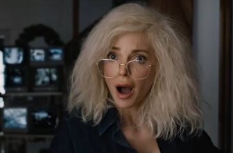 Scary Movie trailer Anna Faris 2.jpg