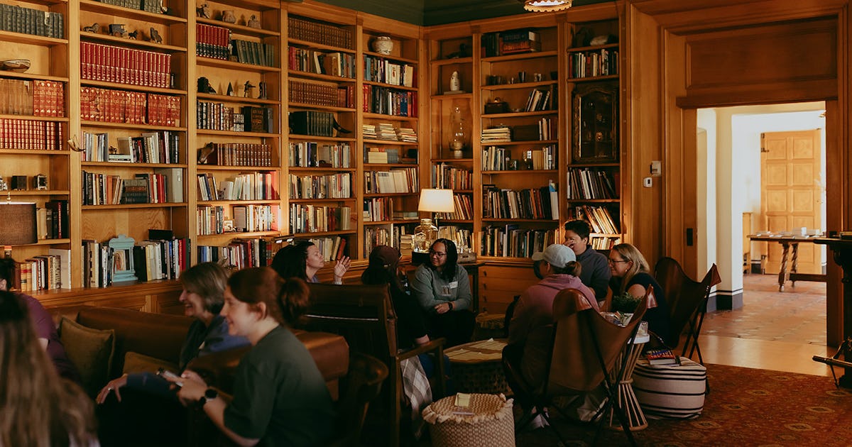 book huddle 1w7a8671 websize.jpg