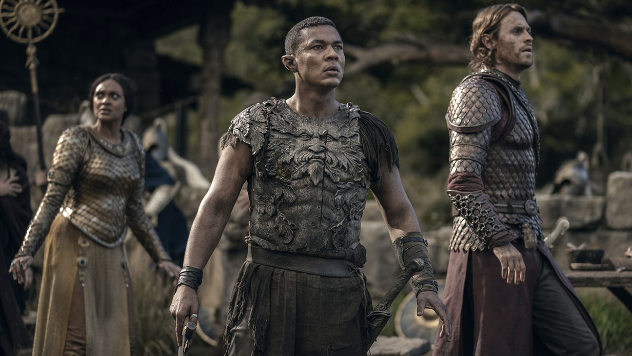 LOTR Rings of Power Still 4 Amazon Publicity H 2022.jpg