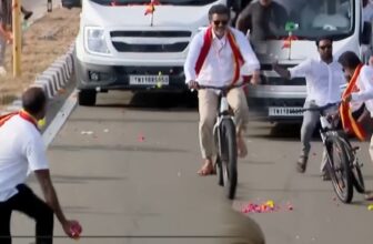 vijaygarlandmistakenbombviralvideo 1776052910.jpg