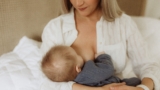 How a Baby Nurse Can Support Both Breastfeeding and Formula-Feeding Moms