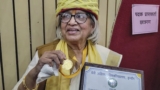 ಇಂದೋರ್‌ ವಿವಿಯಲ್ಲಿ ಚಿನ್ನದ ಪದಕ ಗೆದ್ದ 78ರ ವಯಸ್ಸಿನ ಸುಷ್ಮಾ ಮೋಘೆ | 78 Year Old Sushma Moghe Proves Age is Just a Number, Wins Gold Medal in masters at Indore University